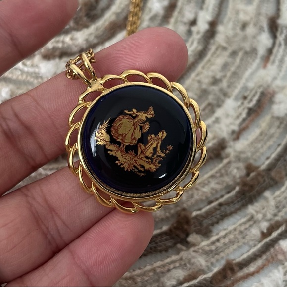 VINTAGE FLORENZA LIMOGES PORCELAIN DOMED CAMEO PENDANT NECKLACE CHAIN FRANCE - Picture 1 of 4